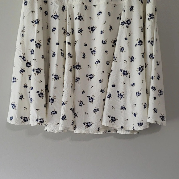Old Navy Floral Skirt Medium Godet Cream Blue Cottage Prairie Coquette Feminine - Picture 3 of 12